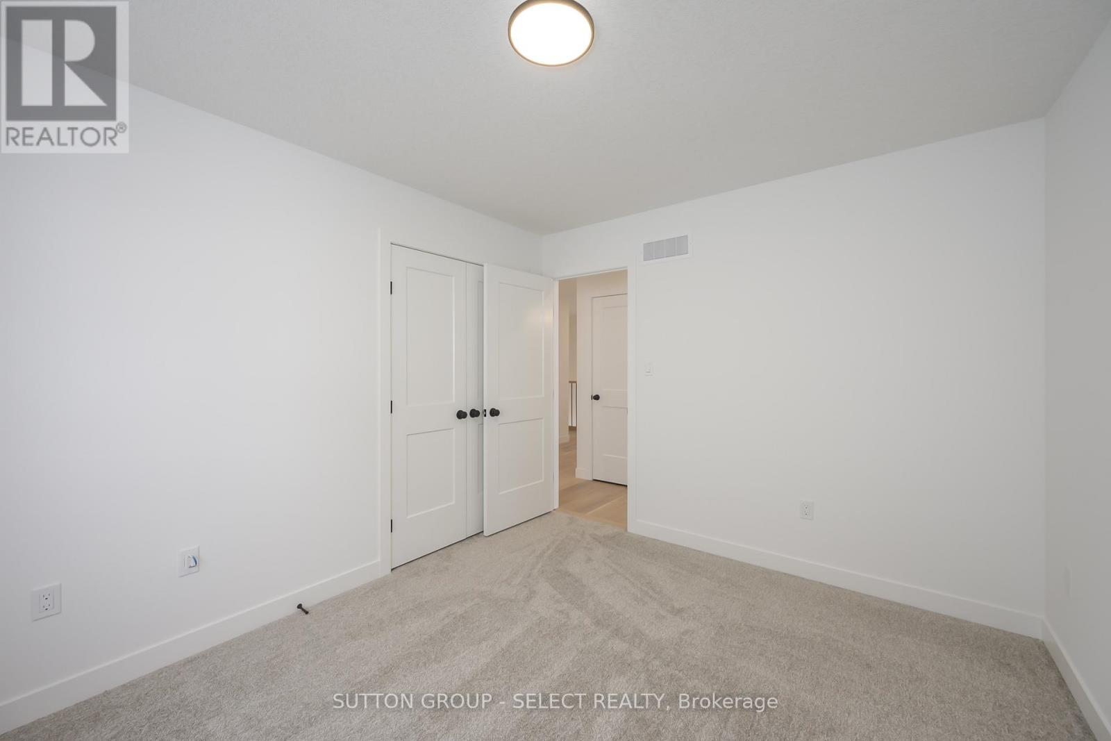 1898 Fountain Grass Drive, London South (South B), ON - Indoor Photo Showing Other Room