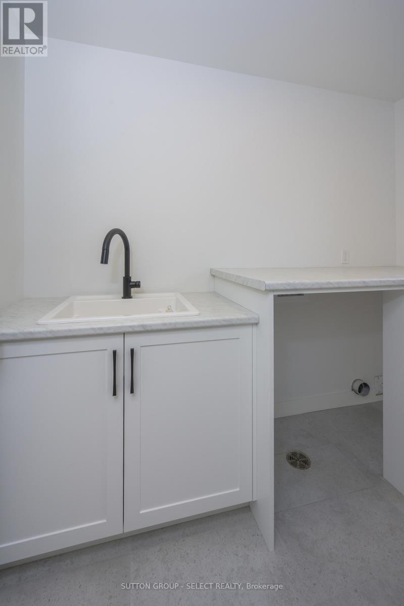 1898 Fountain Grass Drive, London South (South B), ON - Indoor