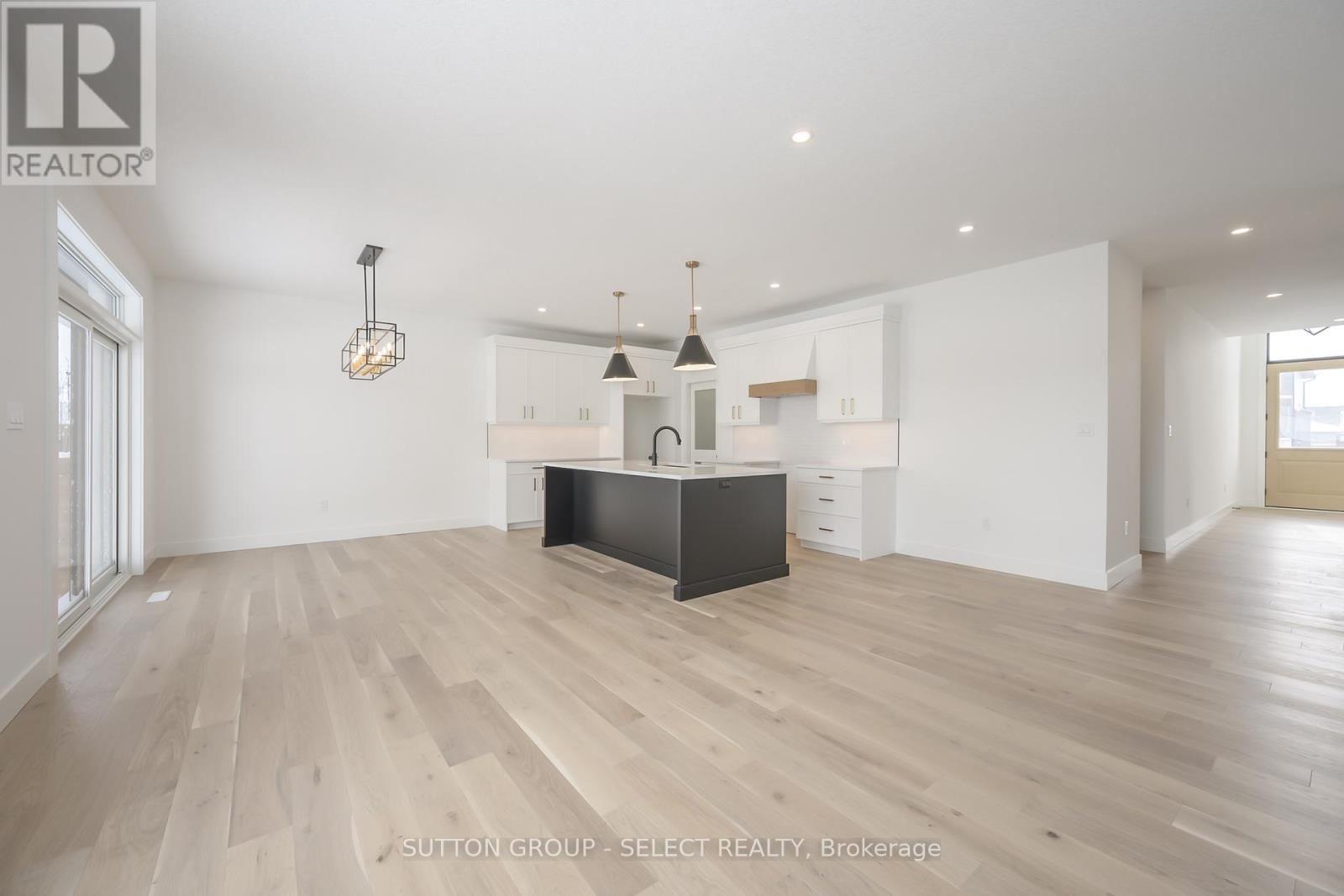 1898 Fountain Grass Drive, London South (South B), ON - Indoor Photo Showing Kitchen