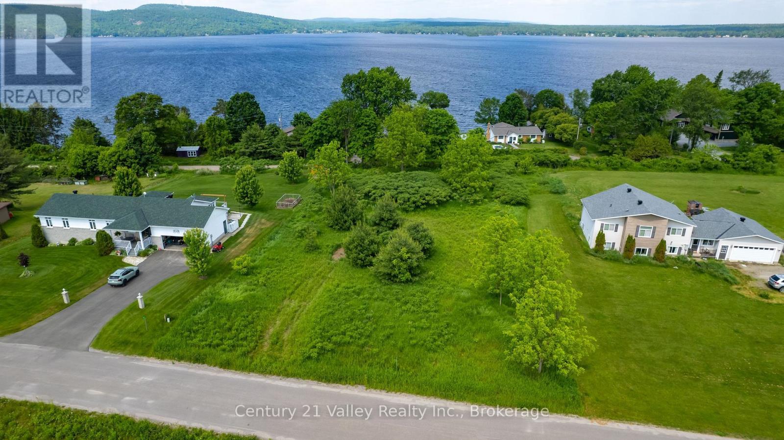 50 Spindle Drift Road, Greater Madawaska, ON