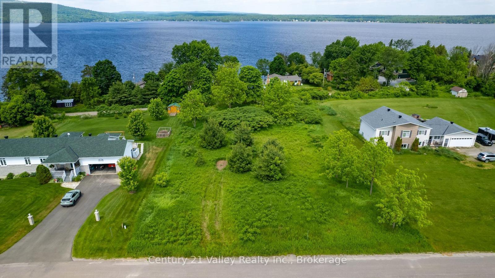 50 Spindle Drift Road, Greater Madawaska, ON