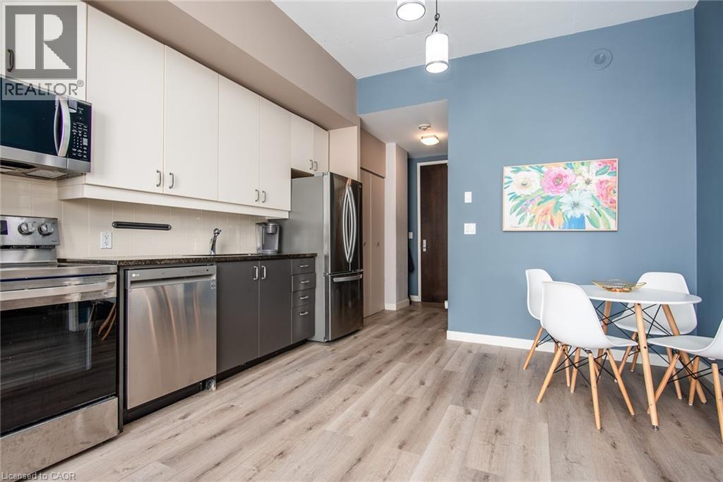 191 King Street S Unit# 702, Waterloo, ON - Indoor Photo Showing Kitchen