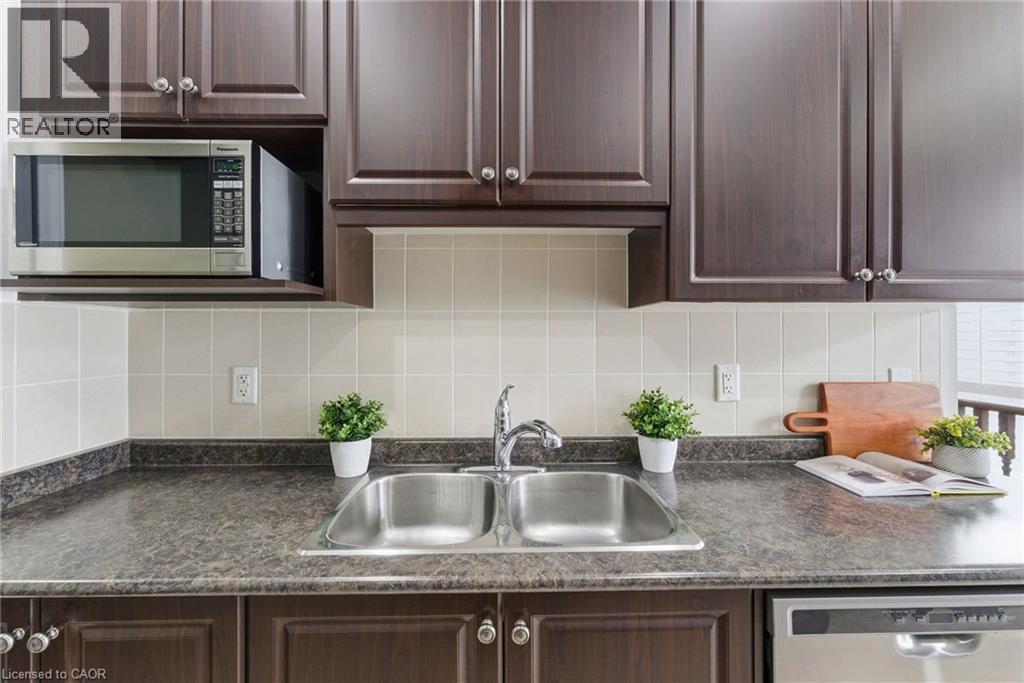 35 Losino Street, Caledon, ON - Indoor Photo Showing Kitchen With Double Sink