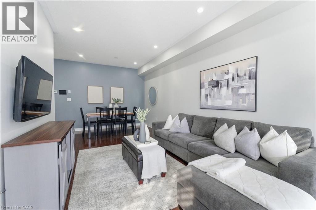 35 Losino Street, Caledon, ON - Indoor Photo Showing Living Room