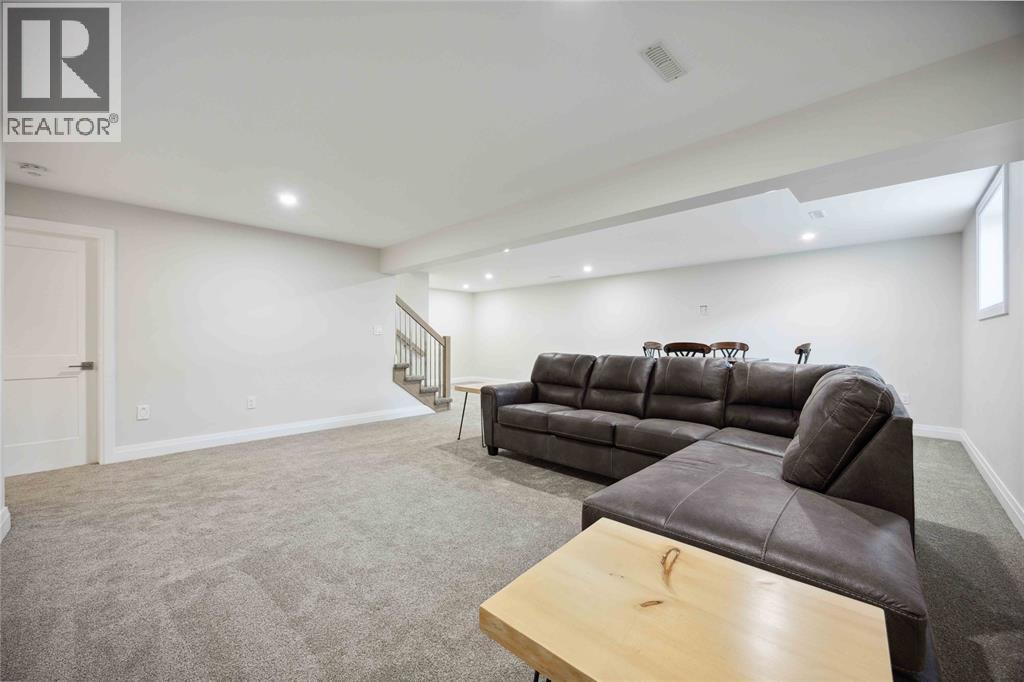 231 Nicholas Street, Sarnia, ON - Indoor