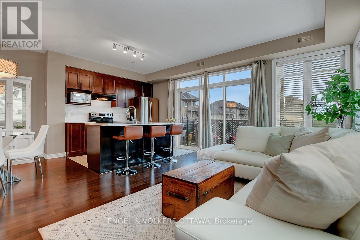 E - 188 Hornchurch Lane, Ottawa, ON - Indoor Photo Showing Living Room