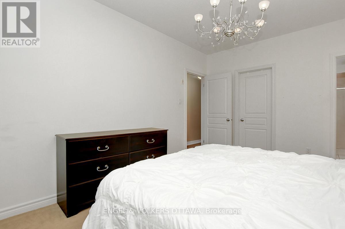 E - 188 Hornchurch Lane, Ottawa, ON - Indoor Photo Showing Bedroom