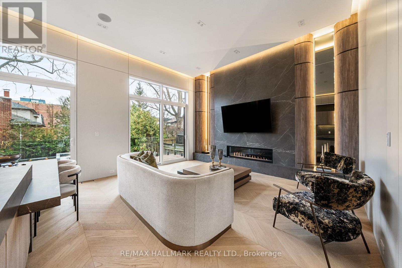 167 Parkhurst Boulevard, Toronto, ON - Indoor With Fireplace
