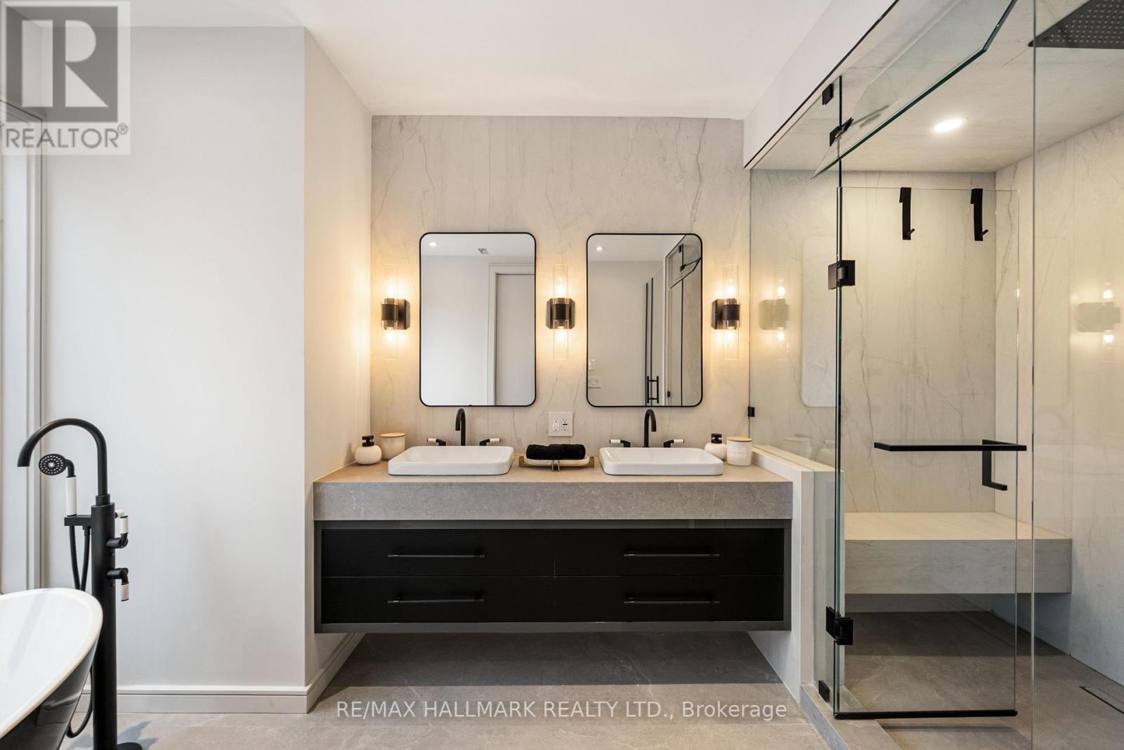 167 Parkhurst Boulevard, Toronto, ON - Indoor Photo Showing Bathroom
