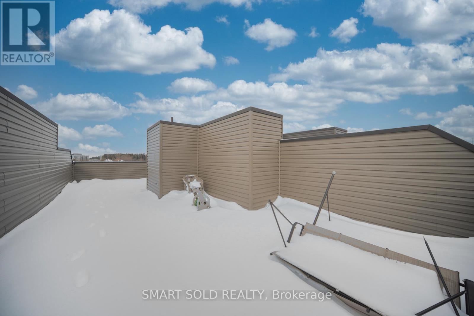 22 Chestnut Court, Aurora, ON - Outdoor