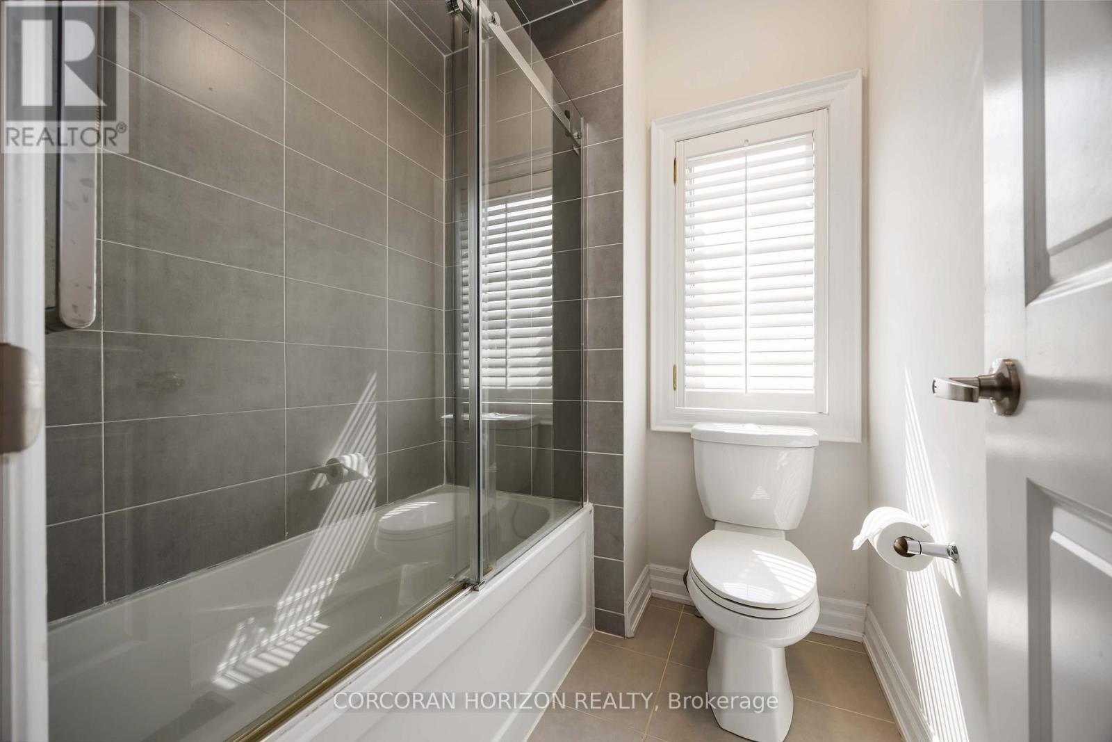 33 Kylemount Court, Vaughan, ON - Indoor Photo Showing Bathroom