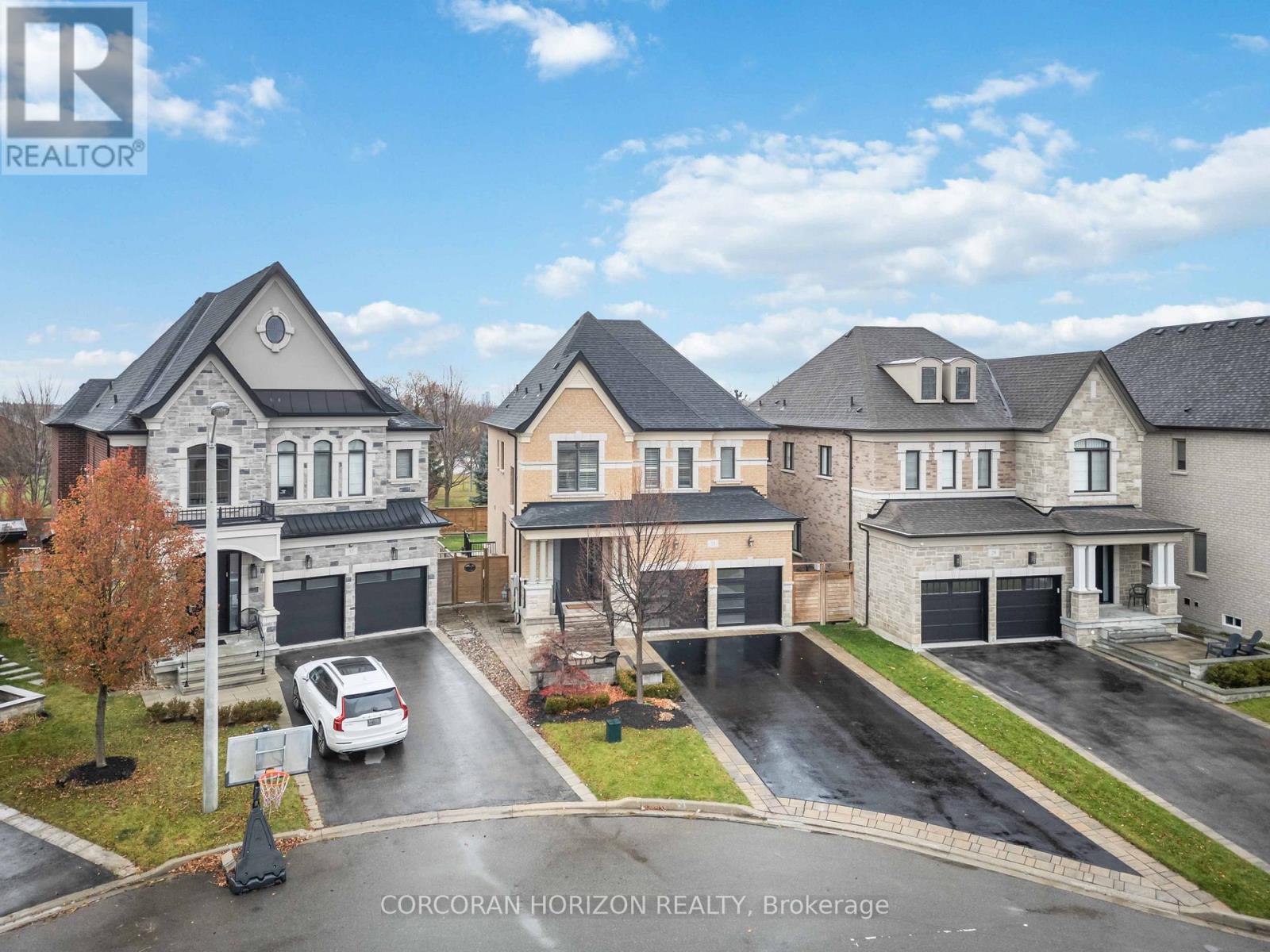 33 Kylemount Court, Vaughan, ON - Outdoor With Facade