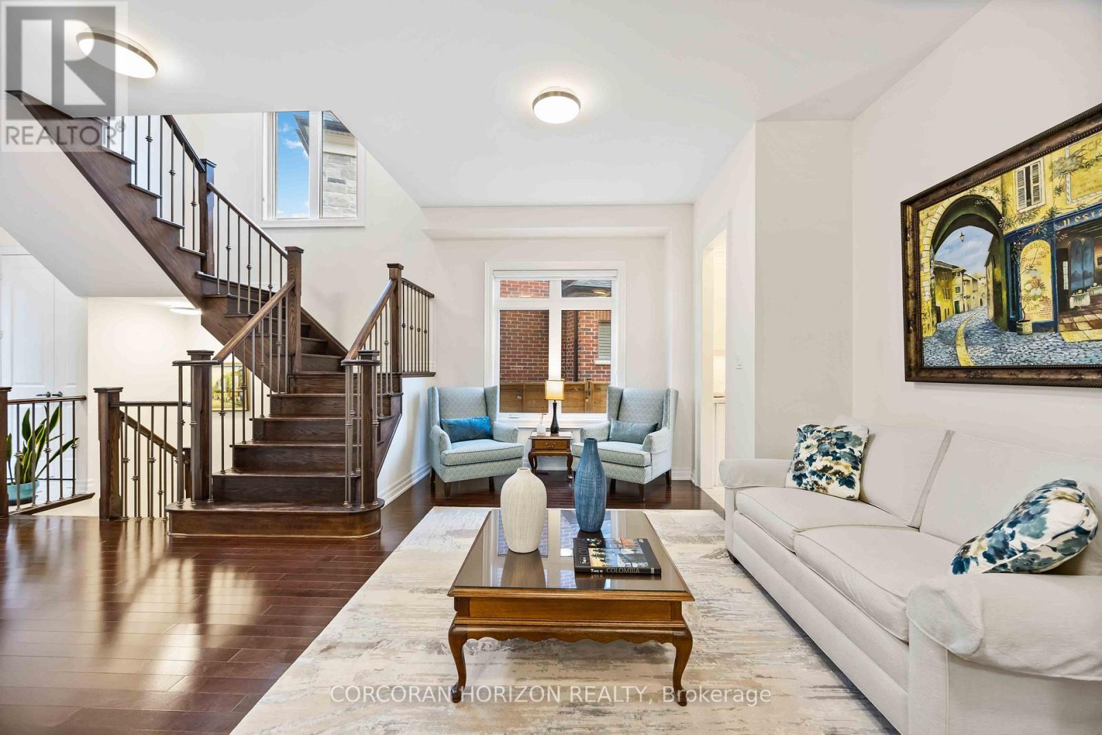 33 Kylemount Court, Vaughan, ON - Indoor Photo Showing Living Room