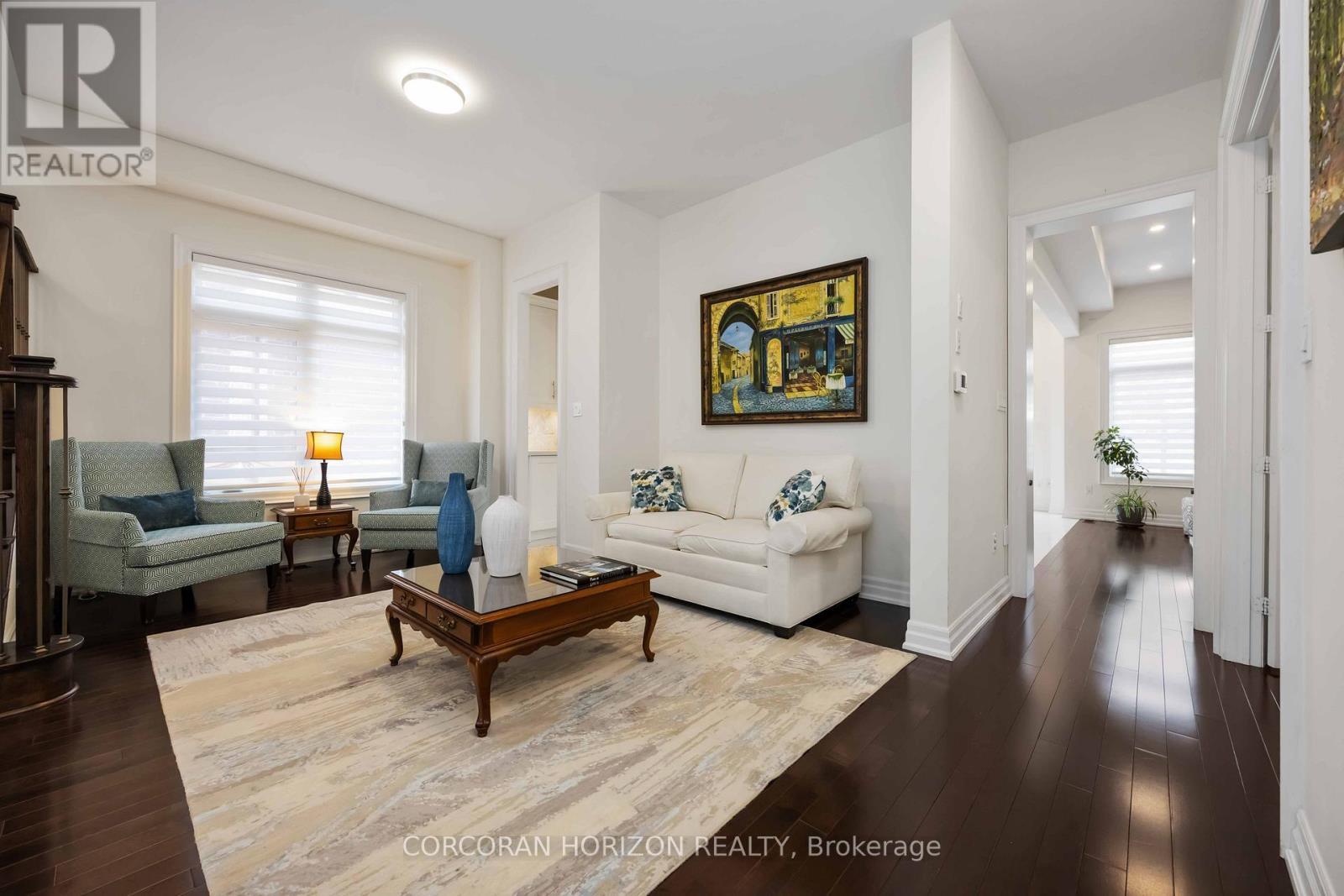 33 Kylemount Court, Vaughan, ON - Indoor Photo Showing Living Room