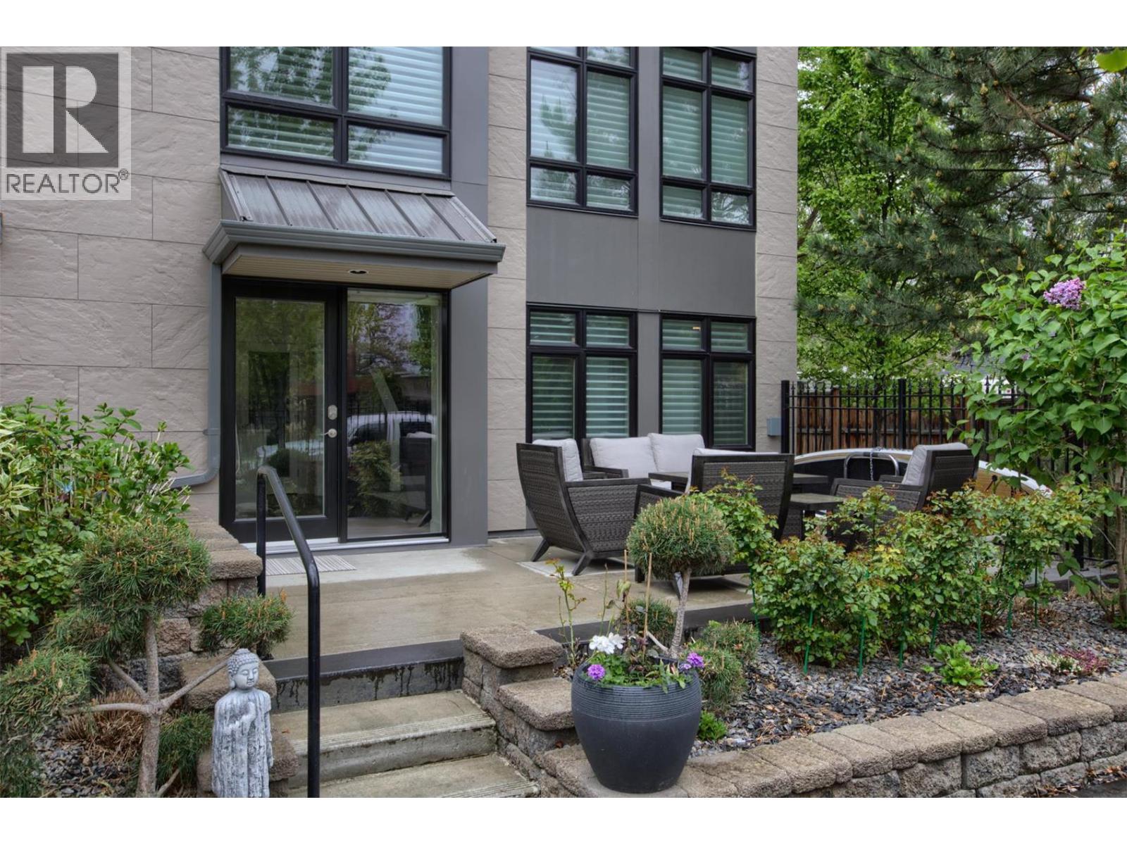 457 West Avenue Unit# 108, Kelowna, BC - Outdoor