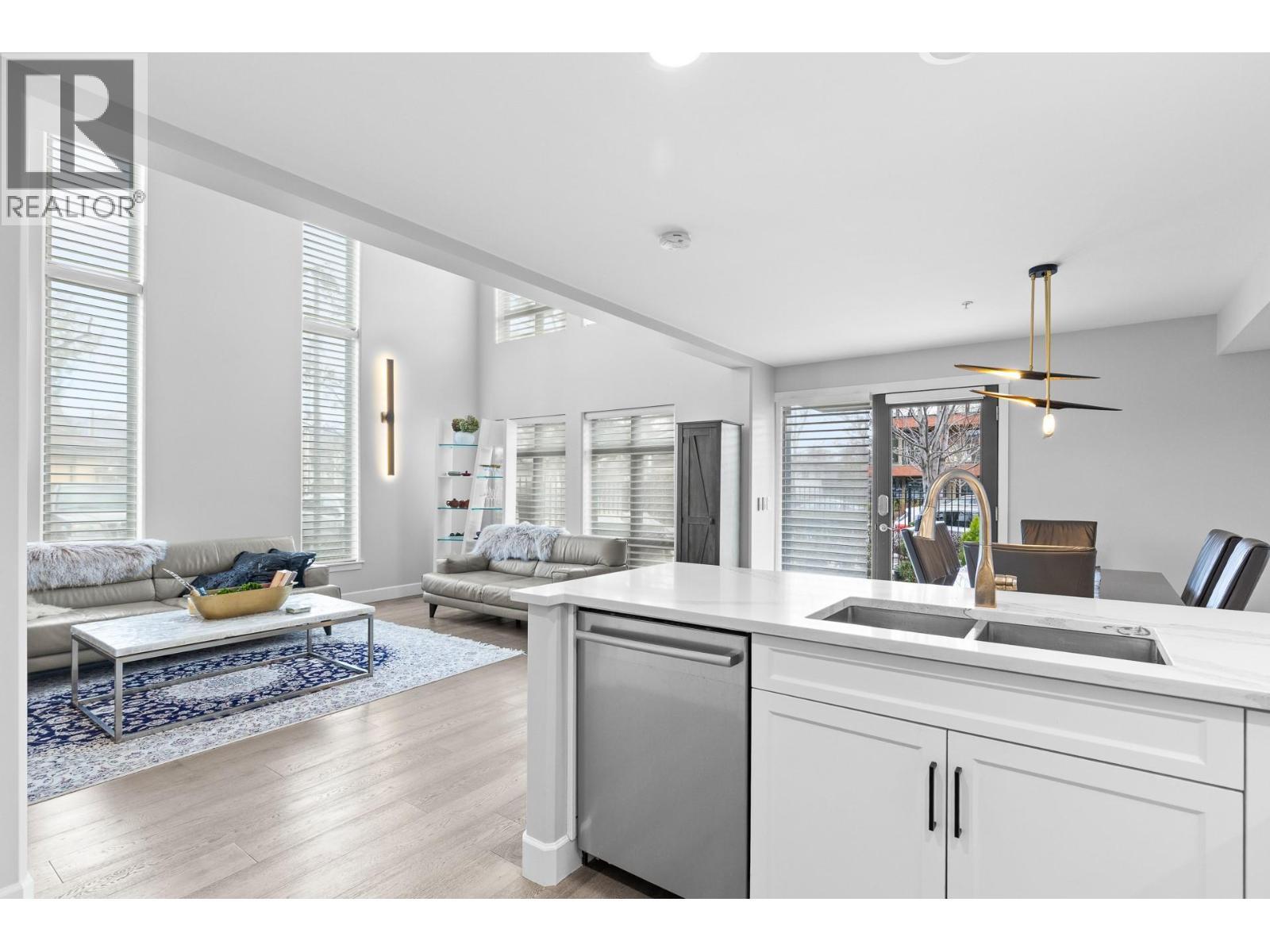 457 West Avenue Unit# 108, Kelowna, BC - Indoor Photo Showing Bedroom