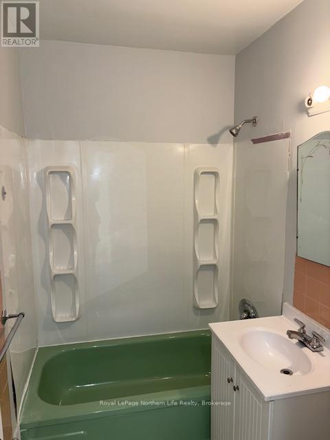 122-126 Mcintyre Street E, North Bay (Central), ON