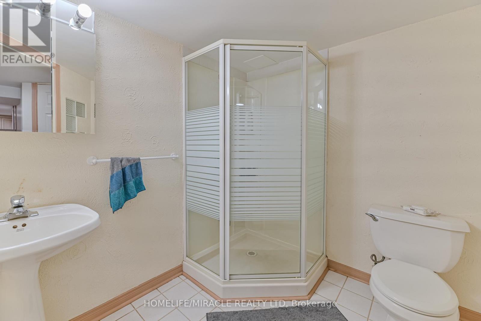 36 Letty Avenue, Brampton, ON - Indoor Photo Showing Bathroom
