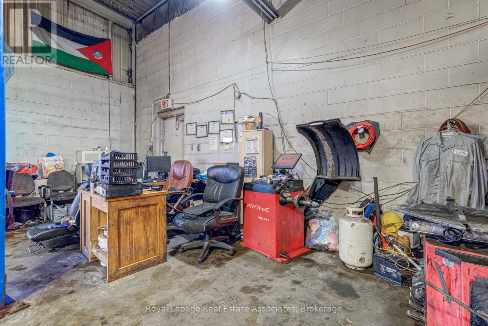 Unit 4 - 5890 Dixie Road, Mississauga, ON