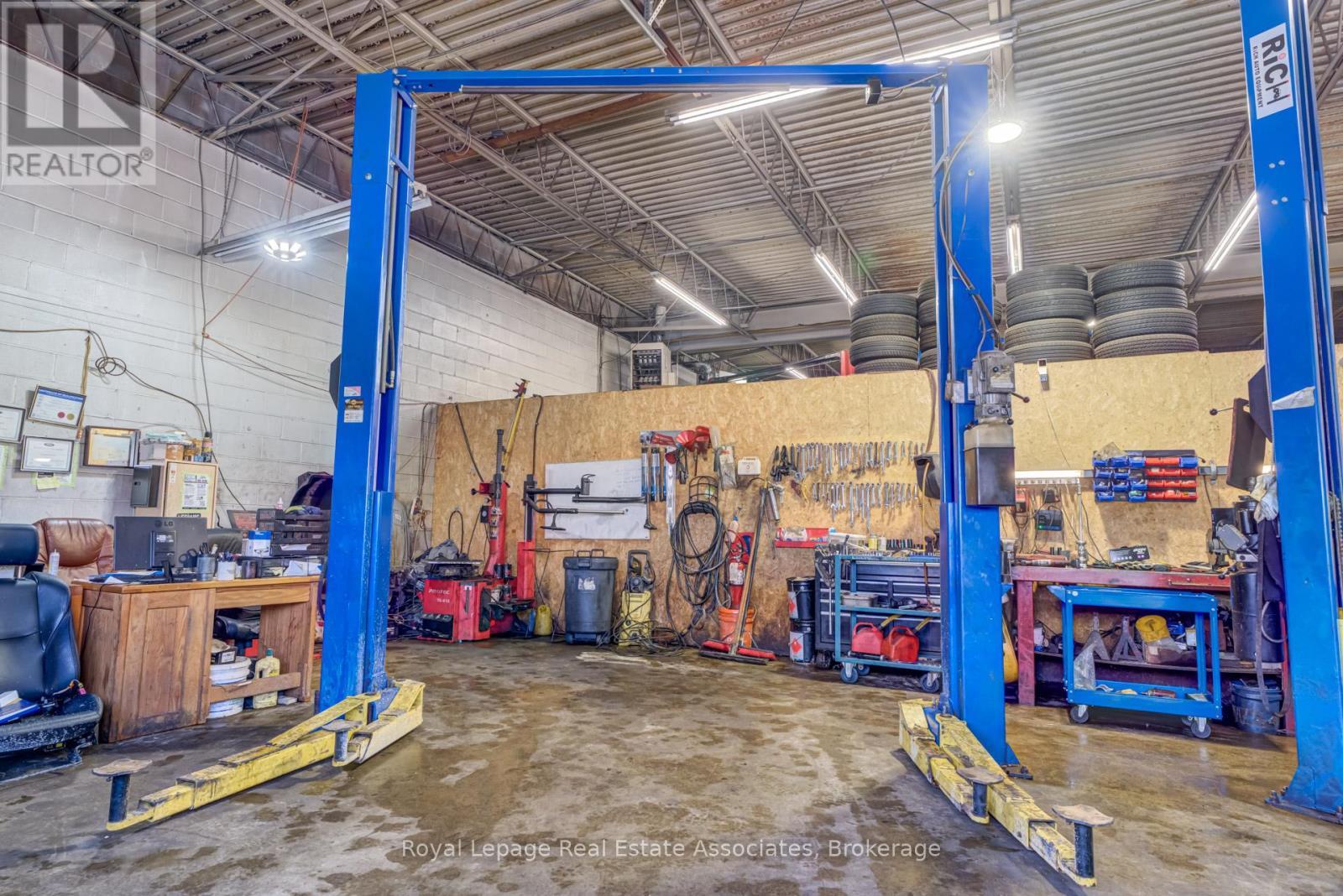 Unit 4 - 5890 Dixie Road, Mississauga, ON