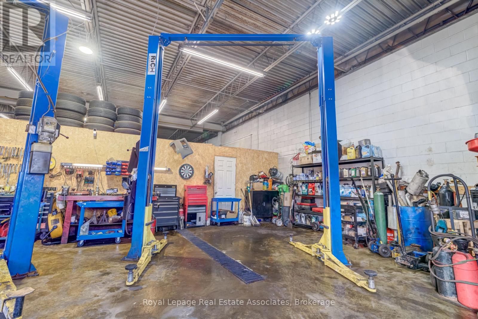 Unit 4 - 5890 Dixie Road, Mississauga, ON