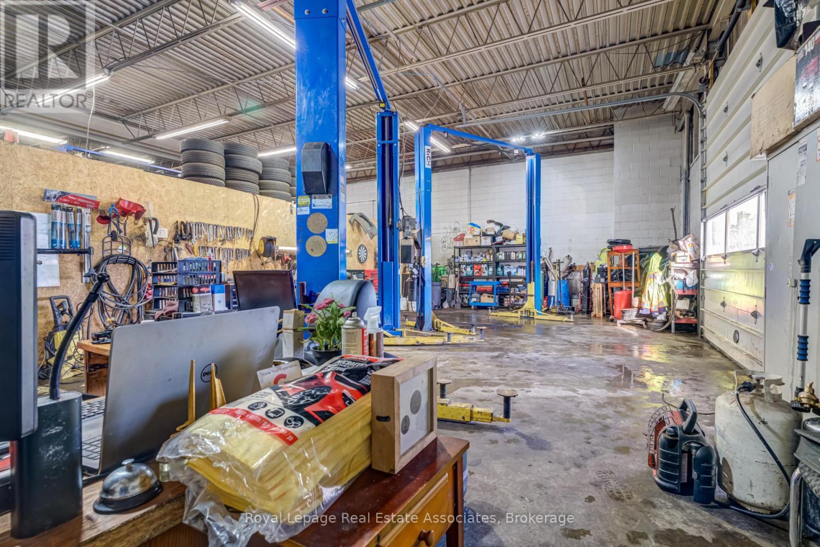 Unit 4 - 5890 Dixie Road, Mississauga, ON