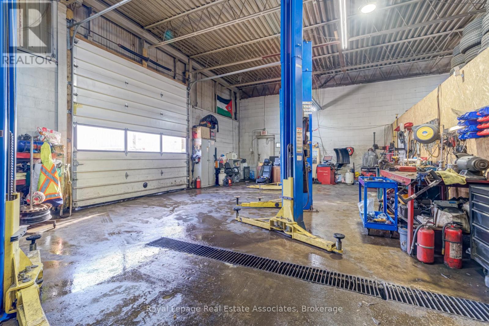 Unit 4 - 5890 Dixie Road, Mississauga, ON