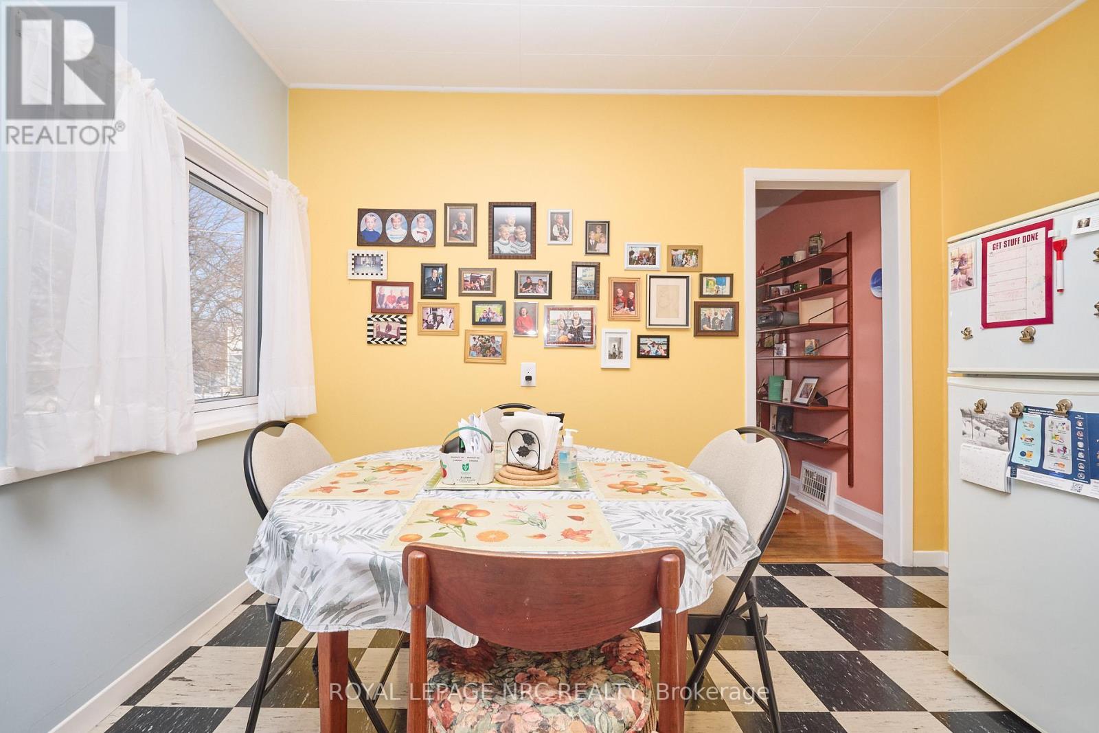 218 Carlton Street, St. Catharines (Downtown), ON - Indoor Photo Showing Dining Room