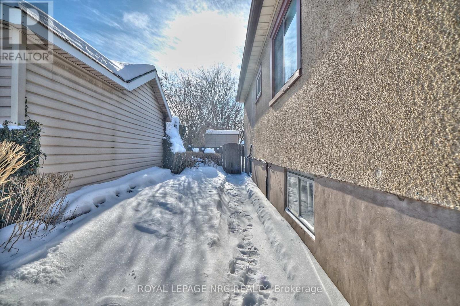 218 Carlton Street, St. Catharines (Downtown), ON - Outdoor