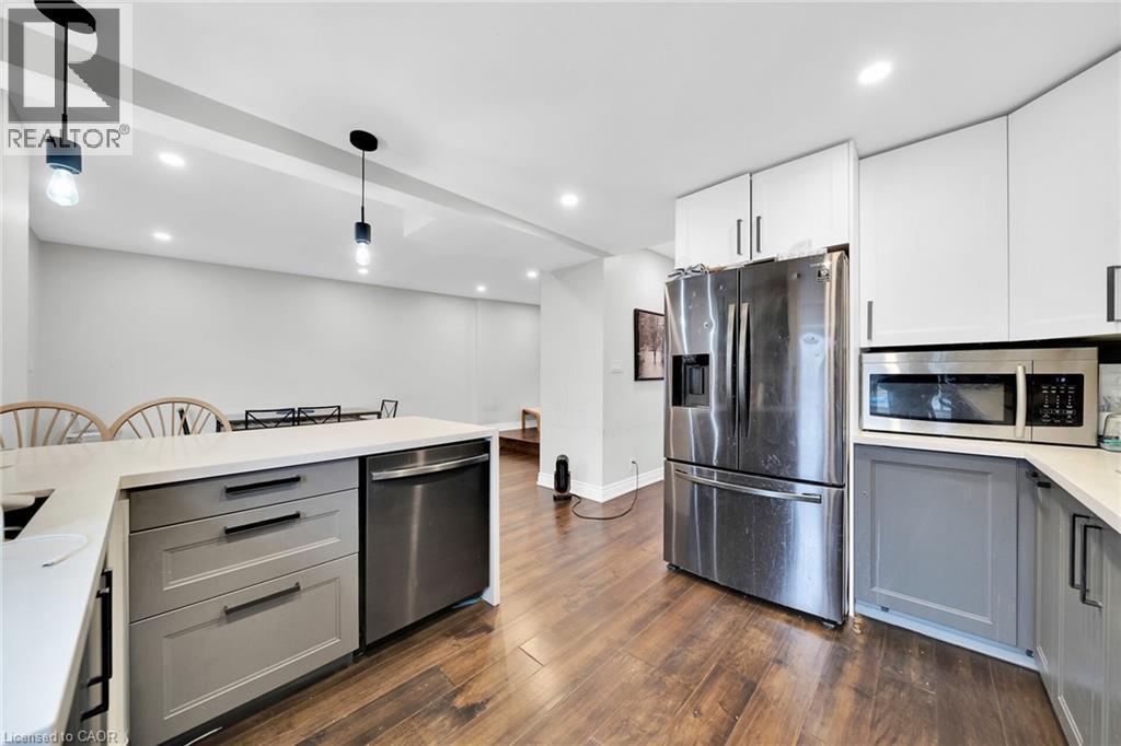 199 Bay Street N, Hamilton, ON - Indoor Photo Showing Kitchen