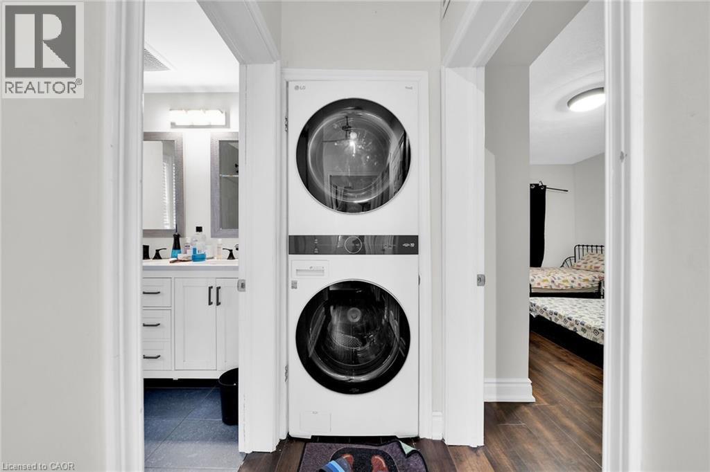 199 Bay Street N, Hamilton, ON - Indoor Photo Showing Laundry Room