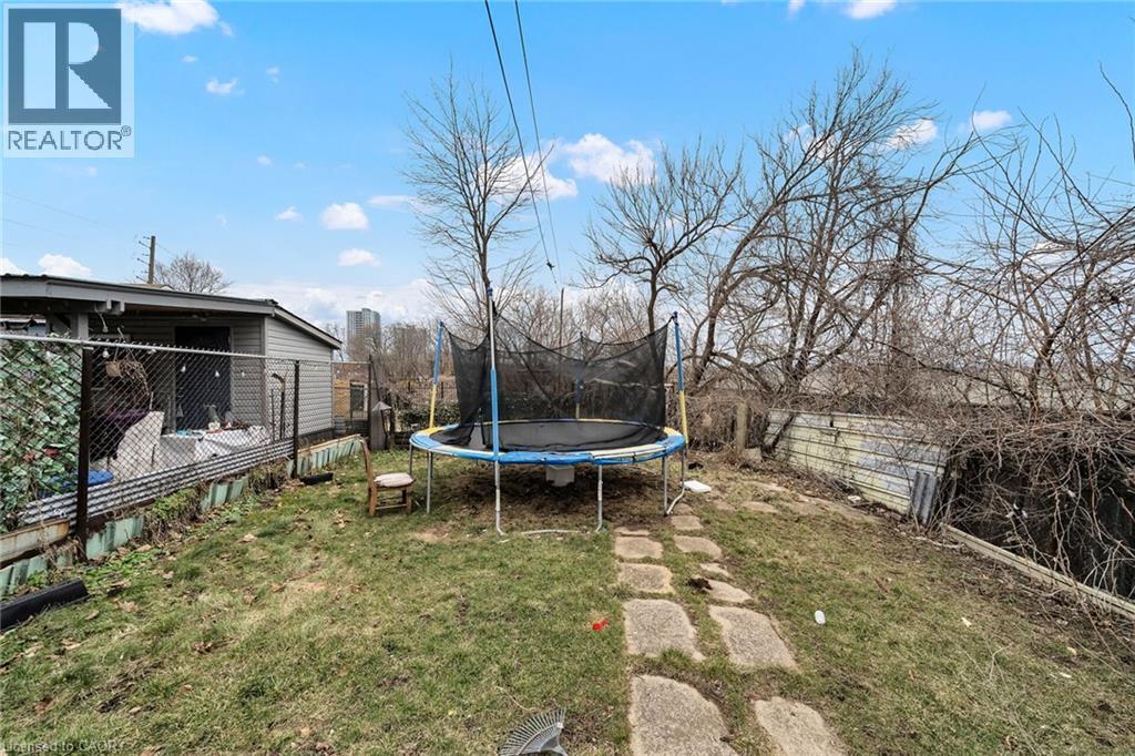 199 Bay Street N, Hamilton, ON - Outdoor