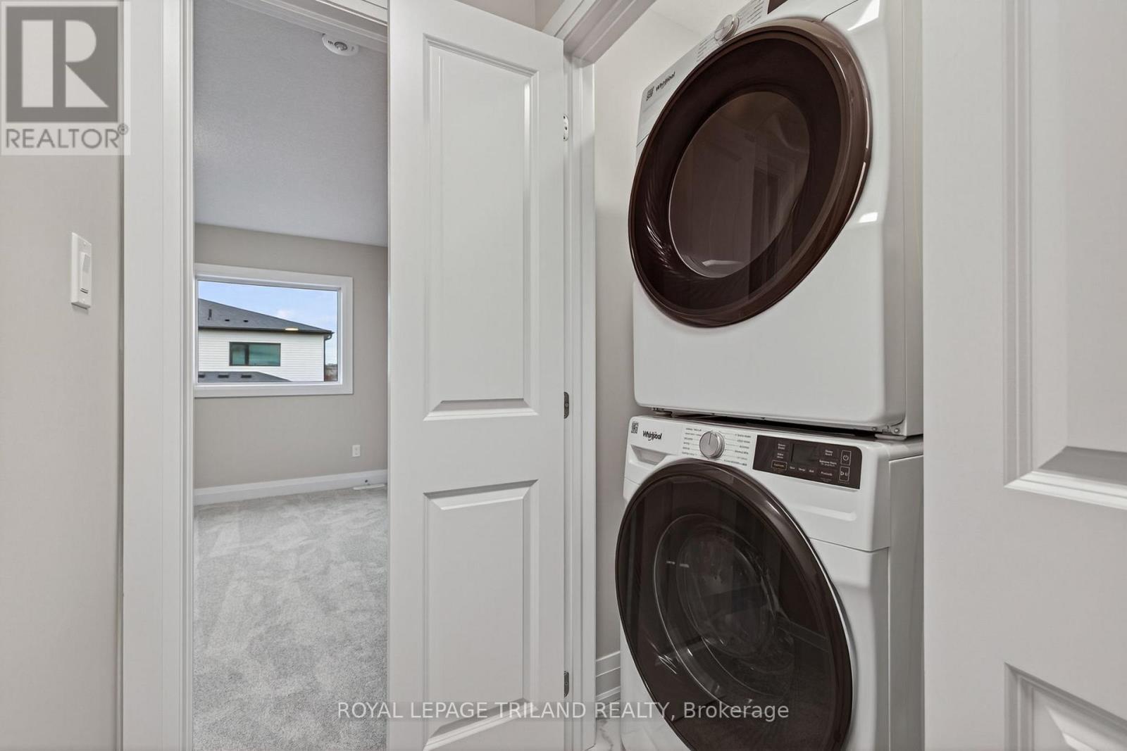 788 Banyan Lane, London North (North E), ON - Indoor Photo Showing Laundry Room