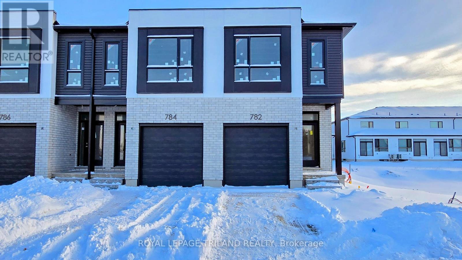 782 Banyan Lane, London North (North E), ON - Outdoor With Facade