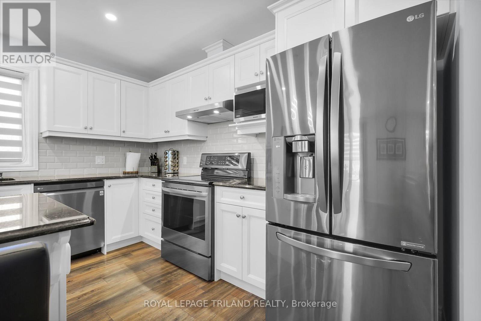 Main Floor: Stainless Appliances - 280 Peter Street S, Chatham-Kent (Bothwell), ON - Indoor Photo Showing Kitchen