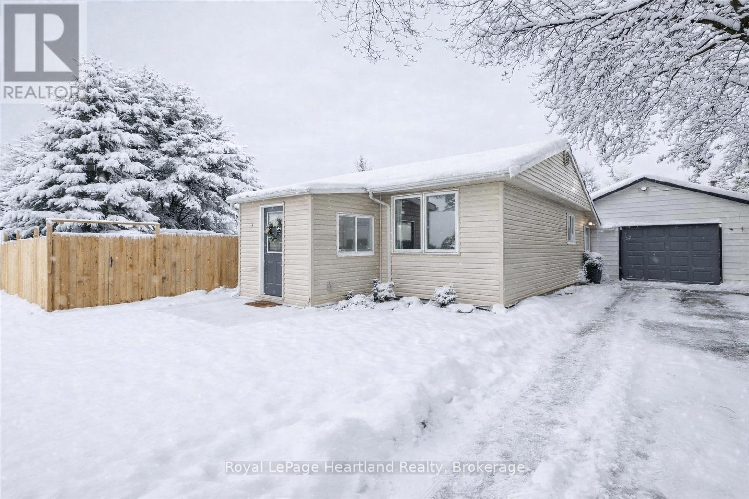 7637 Wellington Road 7, Mapleton, ON - Outdoor