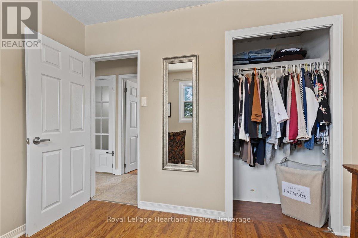 7637 Wellington Road 7, Mapleton, ON - Indoor