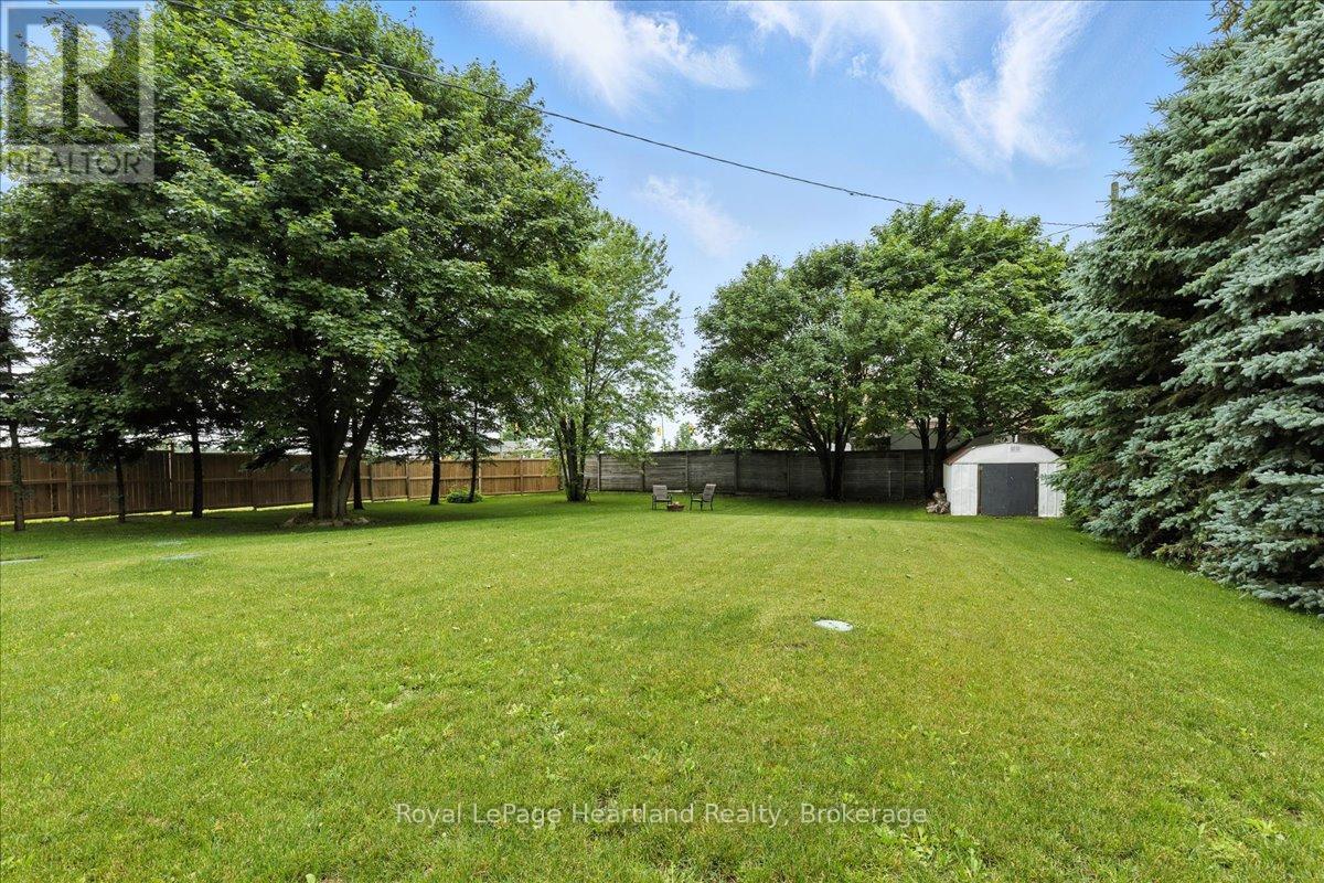 7637 Wellington Road 7, Mapleton, ON - Outdoor