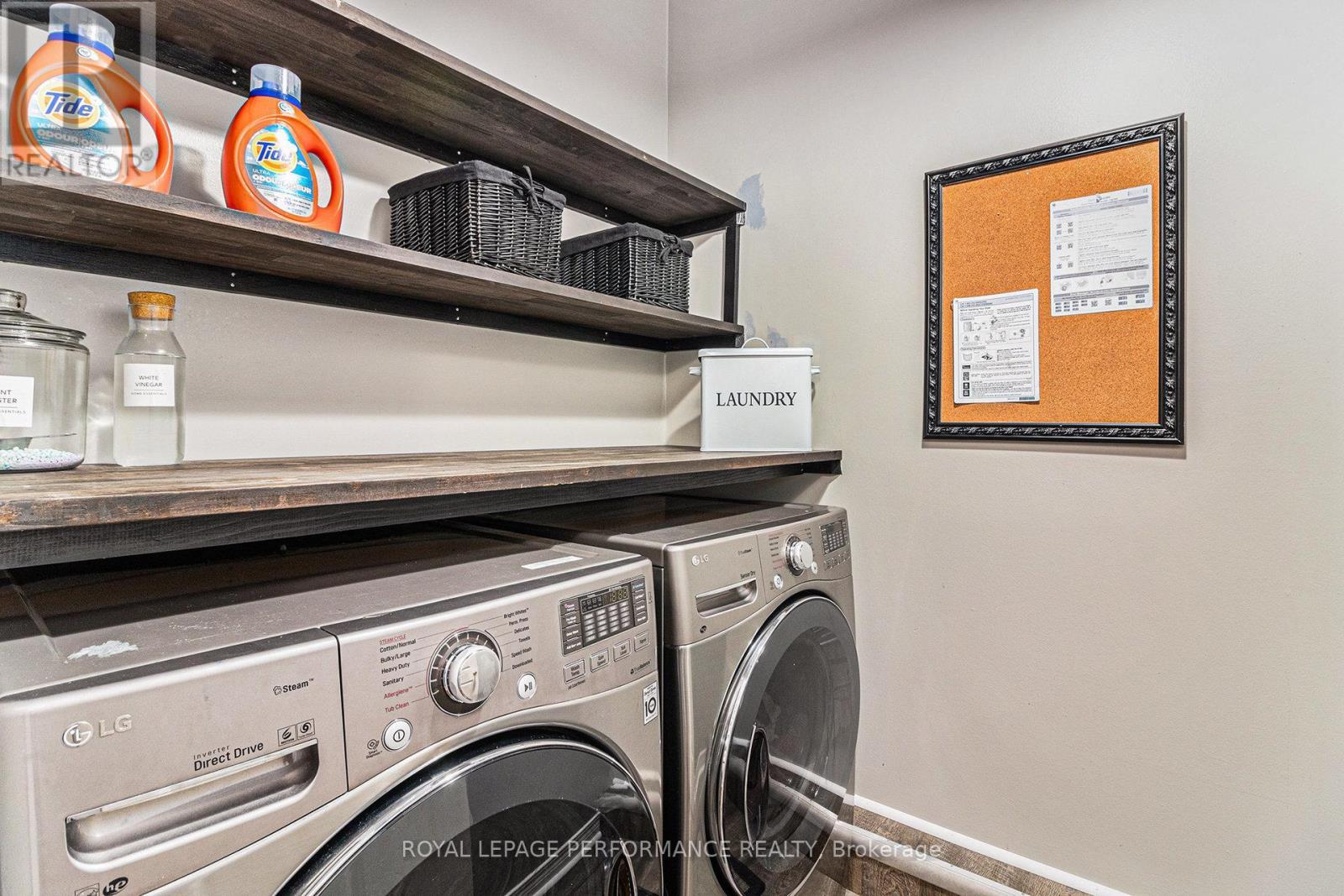 1386 Chicory Place, Ottawa, ON - Indoor Photo Showing Laundry Room