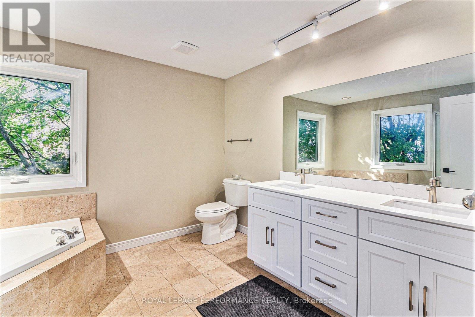 1386 Chicory Place, Ottawa, ON - Indoor Photo Showing Bathroom