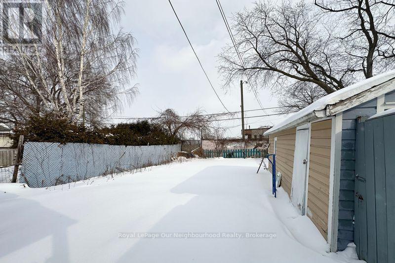 65 Gladstone Avenue, Oshawa (Mclaughlin), ON - Outdoor