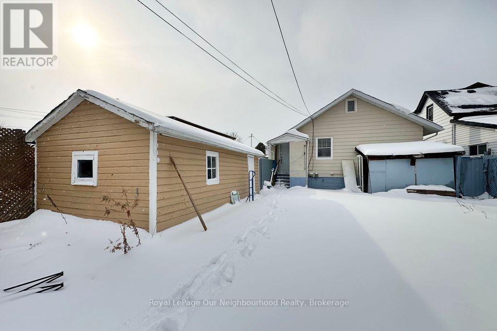 65 Gladstone Avenue, Oshawa (Mclaughlin), ON - Outdoor