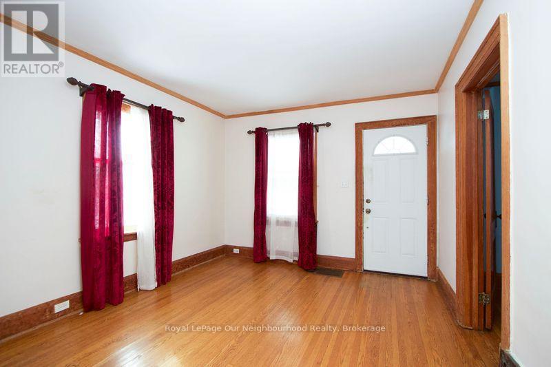 65 Gladstone Avenue, Oshawa (Mclaughlin), ON - Indoor Photo Showing Other Room
