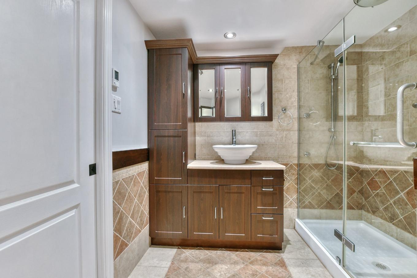 Bathroom - 1173 Rue John-Tapp, Blainville, QC - Indoor Photo Showing Bathroom