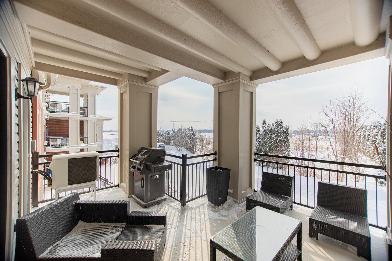 Balcon - 6-688 Rue Des Sureaux, Boucherville, QC - With Exterior