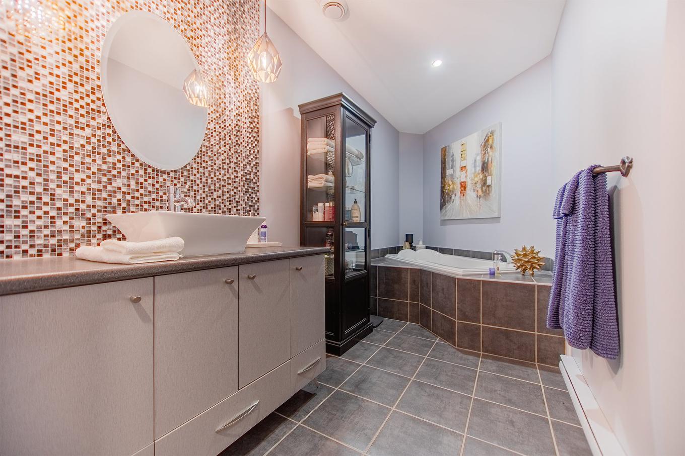 Salle de bains - 6-688 Rue Des Sureaux, Boucherville, QC - Indoor Photo Showing Bathroom