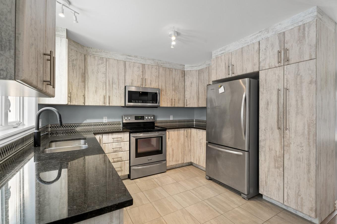 Kitchen - 8500 Ch. Ladouceur, Sainte-Agathe-Des-Monts, QC - Indoor Photo Showing Kitchen