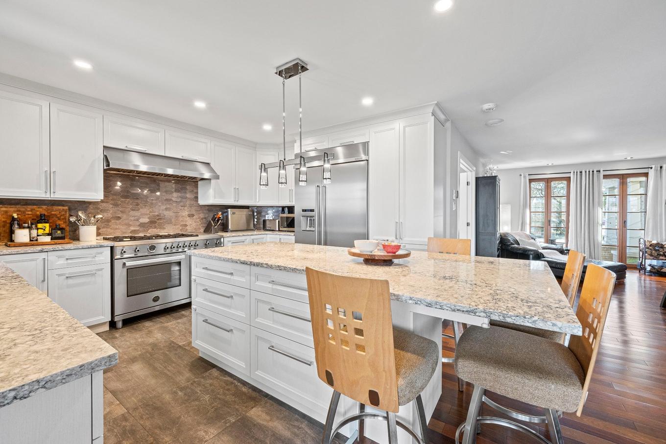 Kitchen - 175 Boul. De L'Assomption, Repentigny (Repentigny), QC - Indoor Photo Showing Kitchen With Upgraded Kitchen