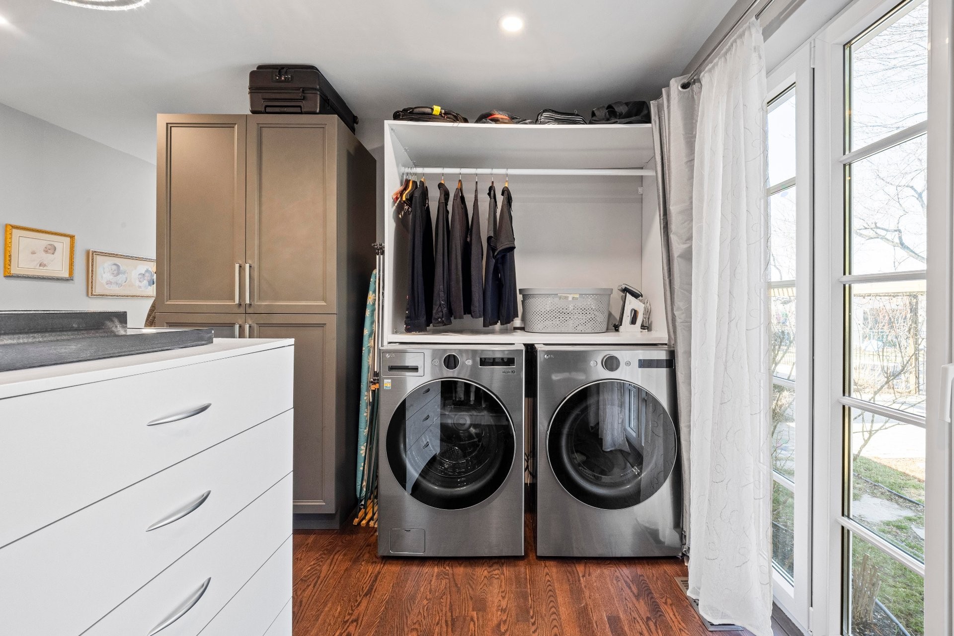 Penderie (Walk-in) - 175 Boul. De L'Assomption, Repentigny (Repentigny), QC - Indoor Photo Showing Laundry Room