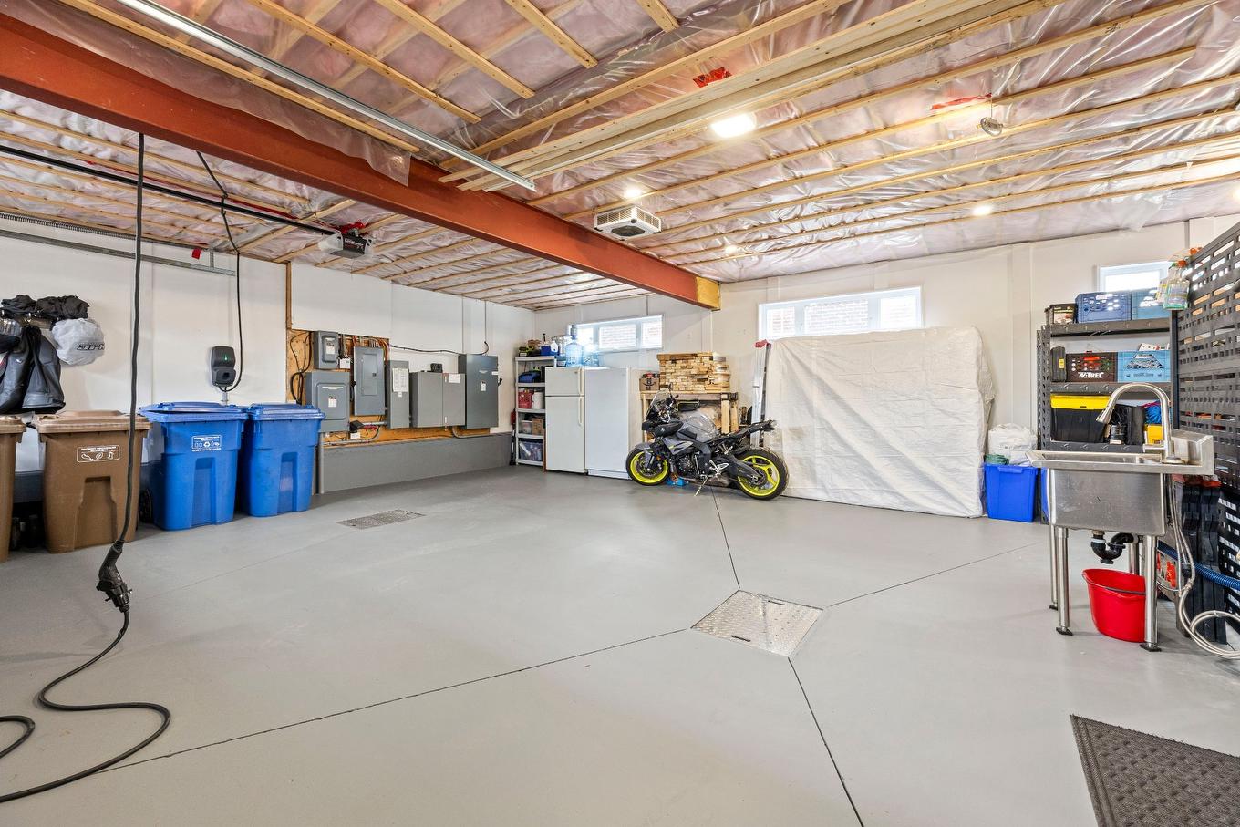 Garage - 175 Boul. De L'Assomption, Repentigny (Repentigny), QC - Indoor Photo Showing Basement